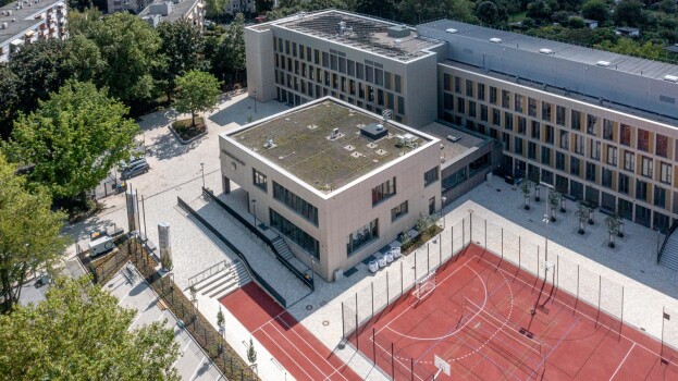 Köln, Dreikönigsgymnasium, Palladio Objektfarben 3716-A0, 2383-A0 und 2305-A0.